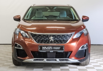 Подержанный автомобиль Peugeot 3008 2019 года (2 фото)