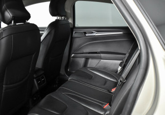 Подержанный автомобиль Ford Mondeo Sedan 2016 года (17 фото)