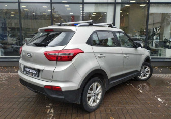 Подержанный автомобиль Hyundai Creta 2019 года (8 фото)
