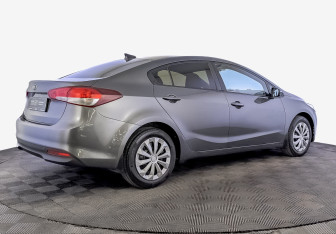 Подержанный автомобиль Kia Cerato Sedan 2018 года (5 фото)