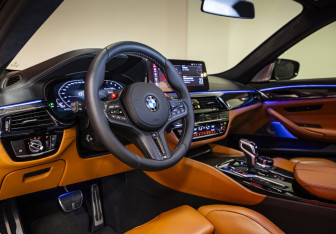 Подержанный автомобиль BMW M5 Sedan 2020 года (16 фото)