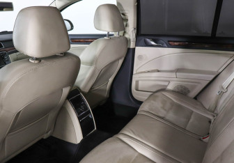 Подержанный автомобиль Skoda Superb Liftback 2012 года (12 фото)