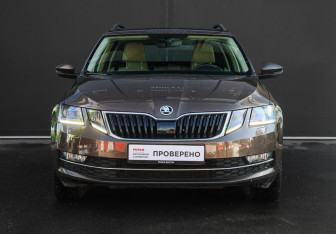 Подержанный автомобиль Skoda Octavia Wagon 2017 года (2 фото)