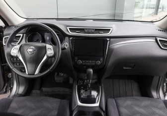 Подержанный автомобиль Nissan X-Trail 2016 года (14 фото)