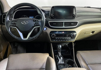 Подержанный автомобиль Hyundai Tucson 2019 года (12 фото)