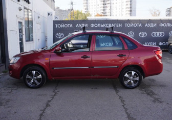 Подержанный автомобиль LADA (ВАЗ) Granta Sedan 2013 года (8 фото)
