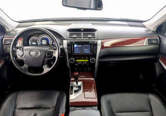 Подержанный автомобиль Toyota Camry Sedan 2014 года (14 фото)