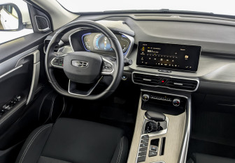 Подержанный автомобиль Geely Coolray 2023 года (30 фото)