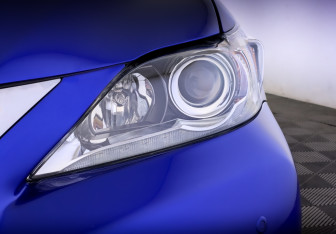 Подержанный автомобиль Lexus CT 2013 года (17 фото)