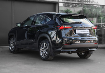 Подержанный автомобиль Lexus NX 2016 года (6 фото)