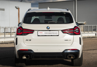 Подержанный автомобиль BMW X3 2022 года (6 фото)