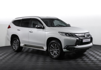 Подержанный автомобиль Mitsubishi Pajero Sport 2017 года (3 фото)