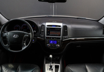 Подержанный автомобиль Hyundai Santa Fe 2011 года (9 фото)