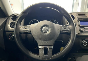 Подержанный автомобиль Volkswagen Tiguan 2010 года (14 фото)