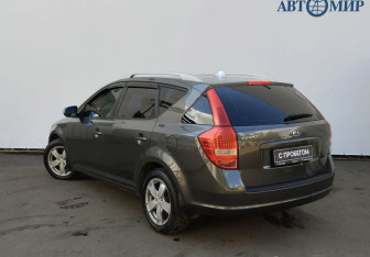 Подержанный автомобиль Kia Ceed Wagon 2011 года (6 фото)