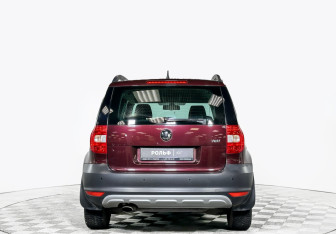 Подержанный автомобиль Skoda Yeti 2012 года (3 фото)
