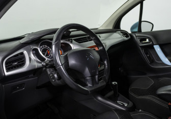 Подержанный автомобиль Citroen C3 Hatchback 2010 года (10 фото)