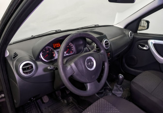 Подержанный автомобиль LADA (ВАЗ) Largus Wagon 2015 года (16 фото)