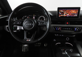 Подержанный автомобиль Audi A4 Sedan 2016 года (24 фото)