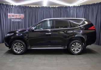 Подержанный автомобиль Mitsubishi Pajero Sport 2018 года (8 фото)
