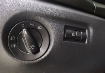 Подержанный автомобиль Skoda Roomster 2011 года (18 фото)