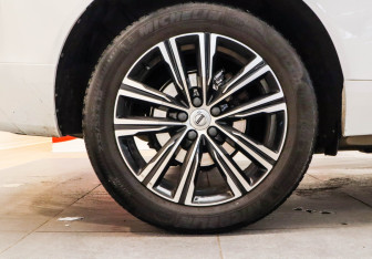 Подержанный автомобиль Volvo XC60 2021 года (27 фото)