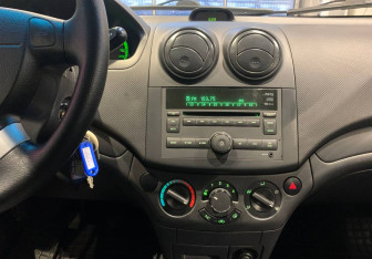 Подержанный автомобиль Chevrolet Aveo Sedan 2008 года (14 фото)