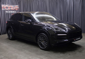 Подержанный автомобиль Porsche Cayenne 2019 года (3 фото)