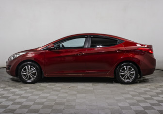 Подержанный автомобиль Hyundai Elantra Sedan 2011 года (8 фото)