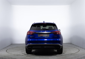 Подержанный автомобиль Hongqi HS5 2024 года (6 фото)