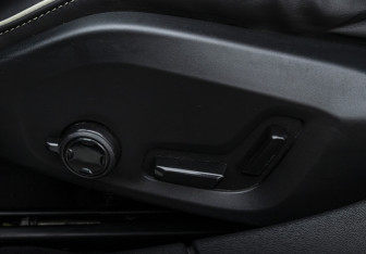 Подержанный автомобиль Volvo S60 2019 года (19 фото)