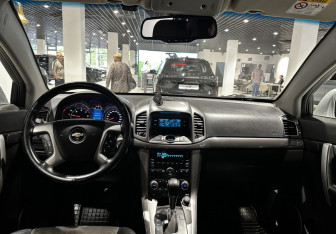 Подержанный автомобиль Chevrolet Captiva 2014 года (14 фото)