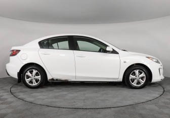 Подержанный автомобиль Mazda 3 Sedan 2012 года (4 фото)