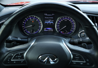 Подержанный автомобиль Infiniti Q60 Coupe 2018 года (11 фото)