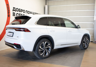 Подержанный автомобиль Geely Monjaro 2024 года (6 фото)