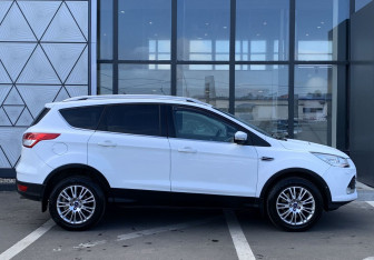 Подержанный автомобиль Ford Kuga 2014 года (5 фото)