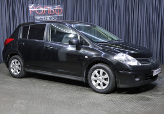 Подержанный автомобиль Nissan Tiida Hatchback 2007 года (3 фото)