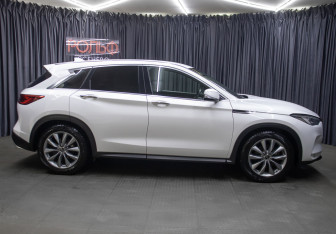 Подержанный автомобиль Infiniti QX50 2019 года (4 фото)