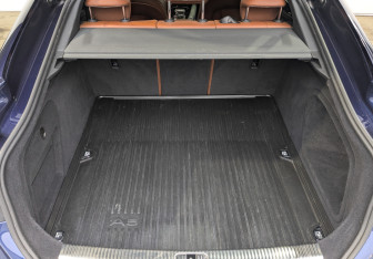 Подержанный автомобиль Audi A5 Liftback 2022 года (10 фото)