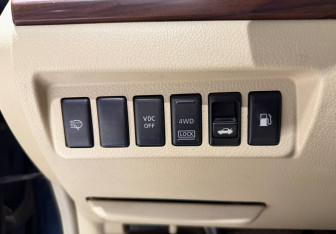 Подержанный автомобиль Nissan Teana 2011 года (8 фото)