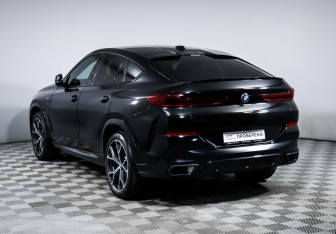 Подержанный автомобиль BMW X6 2023 года (7 фото)