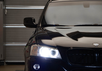 Подержанный автомобиль BMW X3 2012 года (35 фото)