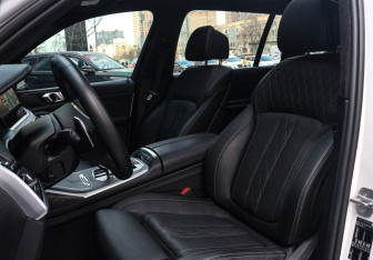 Подержанный автомобиль BMW X7 2019 года (17 фото)