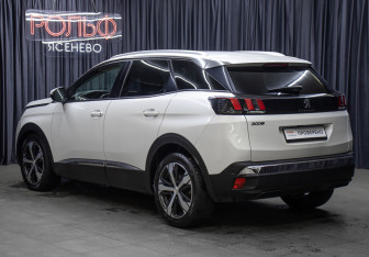 Подержанный автомобиль Peugeot 3008 2018 года (7 фото)