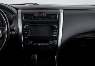 Подержанный автомобиль Nissan Teana 2014 года (13 фото)