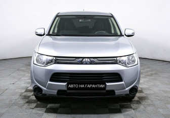 Подержанный автомобиль Mitsubishi Outlander 2012 года (2 фото)