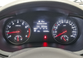 Подержанный автомобиль Kia Stinger 2018 года (16 фото)