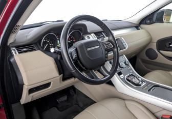 Подержанный автомобиль Land Rover Range Rover Evoque 2015 года (16 фото)