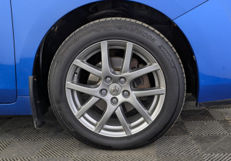 Подержанный автомобиль Toyota Verso 2014 года (12 фото)