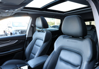 Подержанный автомобиль Exeed LX 2022 года (17 фото)